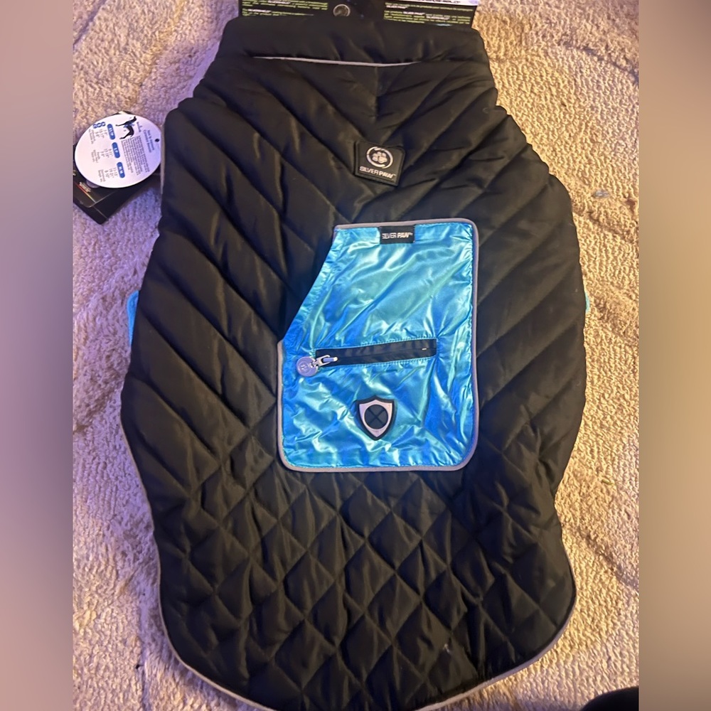 NWT Silver PAW XL vest dog jacket sz XL.  Never used too small on my pudger.